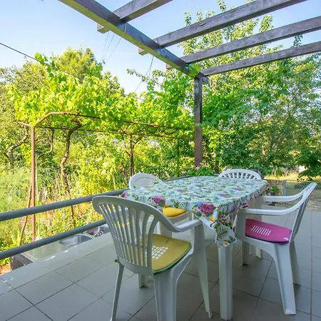 Udoban I Prostran Apartman U Banjolama, Apartman Katica