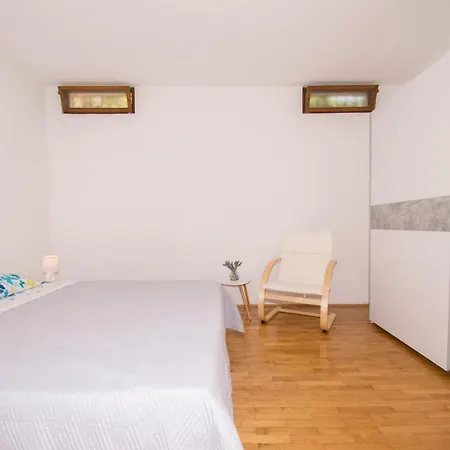 Διαμέρισμα Udoban I Prostran Apartman U Banjolama, Apartman Katica