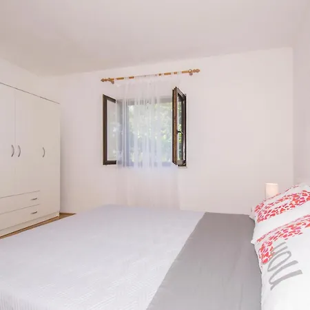 Udoban I Prostran Apartman U Banjolama, Apartman Katica